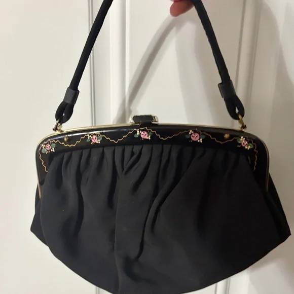 Vintage 1950/1960s Paray Black Women's purse with hand painted floral detailing - Picture 2 of 4